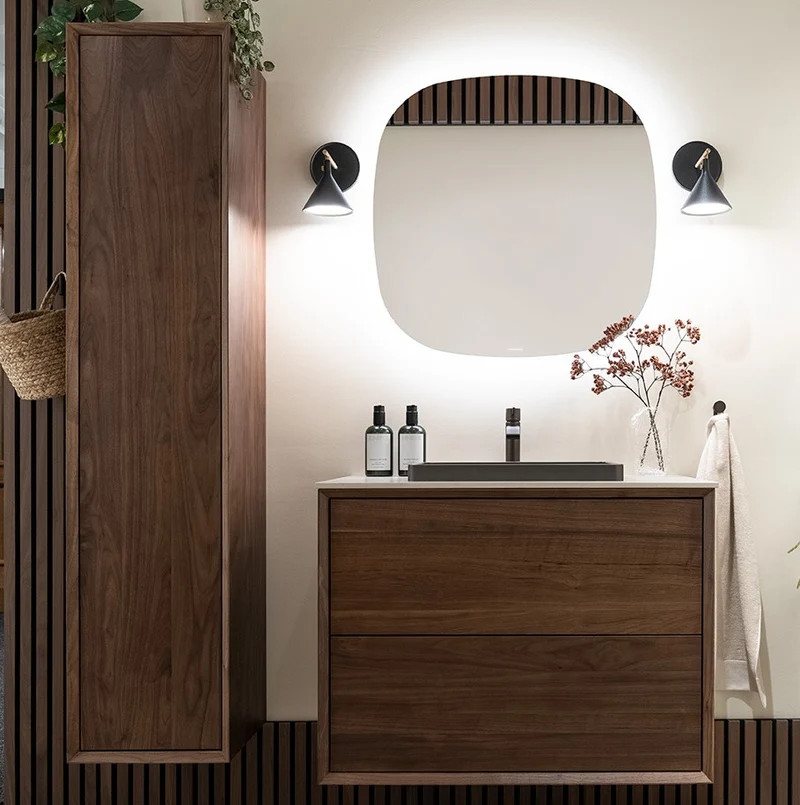 Högskåp i massiv valnöt – maximal förvaring & tidlös design – IW35